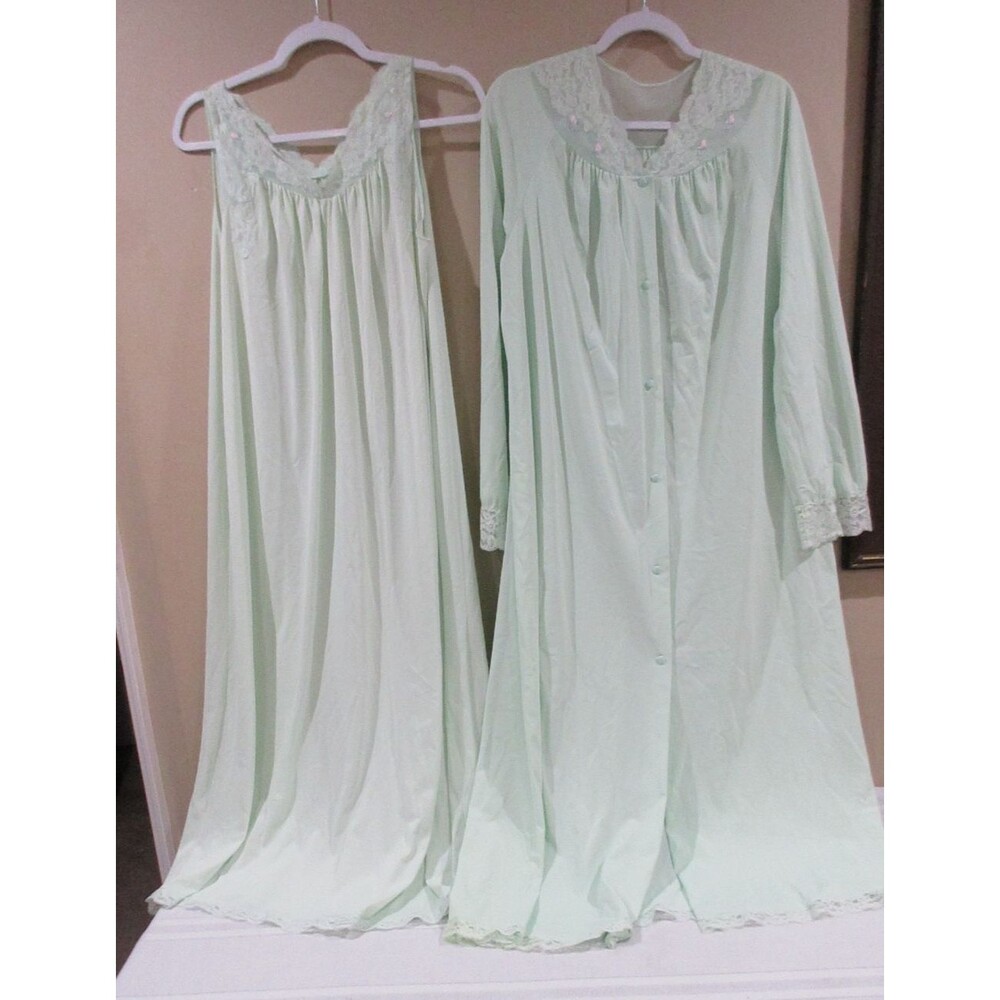 Vtg. Set of Shadowline Silky Nightgown & Robe Women Med Green Lace Embroidered